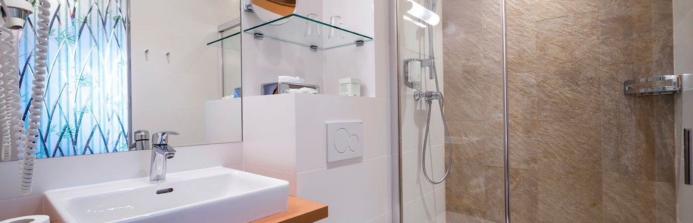 Badezimmer, Zimmer Superior Classic, Strandhotel Alte Donau, Wien